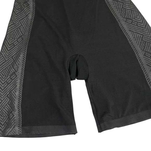 Assets by Spanx Luxe & Lean Metallic Open Bust Mid-Thigh Shapewear Large - Picture 10 of 12